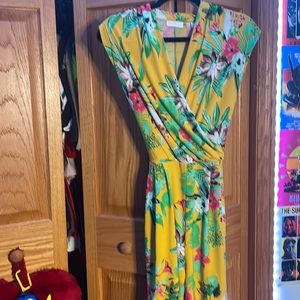 Floral dress with pockets